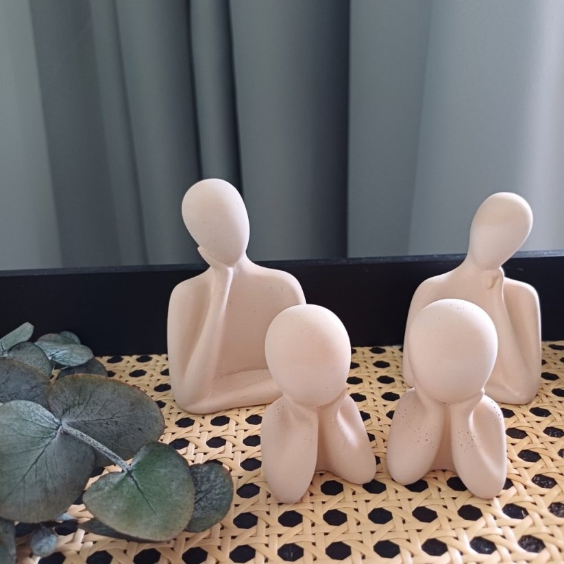 Betonová dekorace rodina ( táta, máma, 2 děti) BETON home
