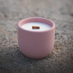 Sójová svíčka v betonu MALINOVÝ SORBET / Malina x Limetka x Citron x Rum 220g