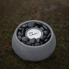 Stolní biokrb s černými oblázky BETON home