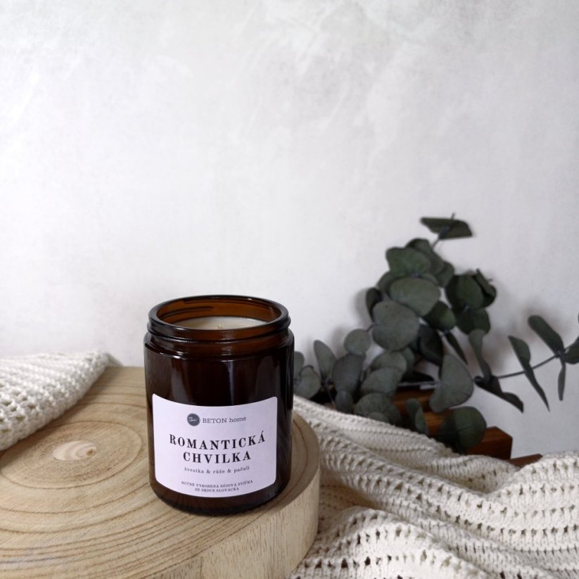 Sójová svíčka ve skle ROMANTICKÁ CHVILKA / Damson švestka x růže x pačuli 150g