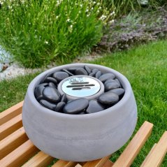 Stolní biokrb s černými oblázky BETON home