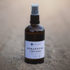 Bytový sprej ROMANTICKÁ CHVILKA / Damson švestka, růže a pačuli 100 ml
