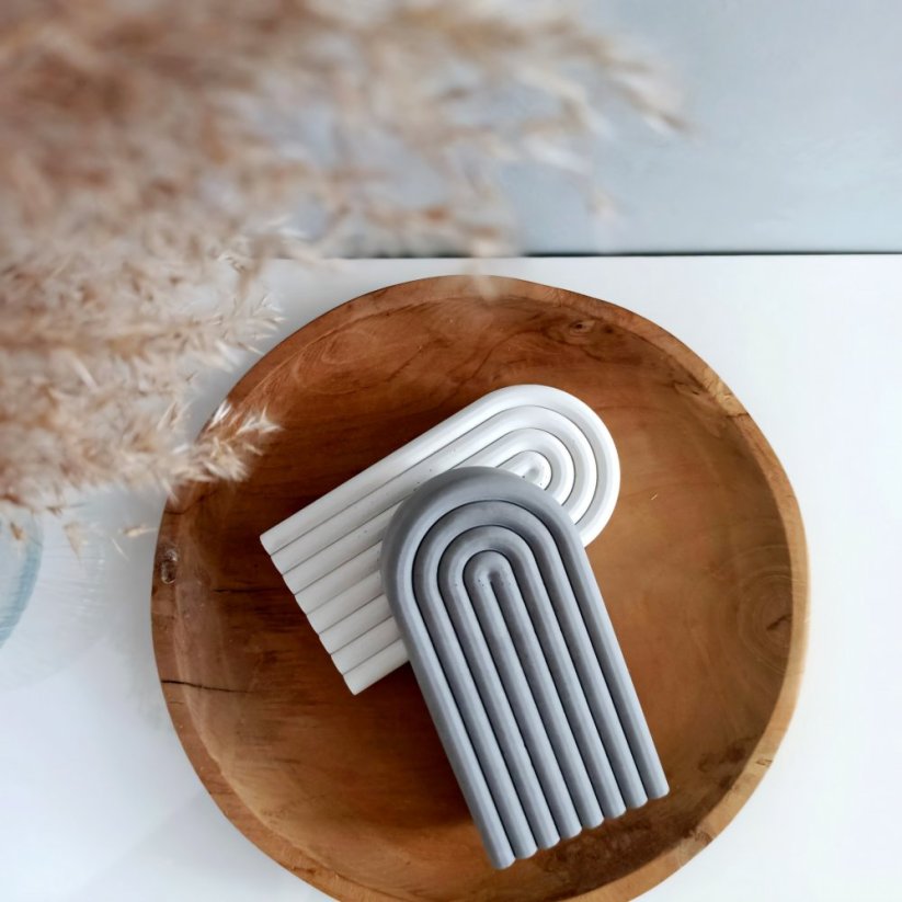 Betonová duha malá / vroubkovaný podnos / zarážka na knihy BETON home