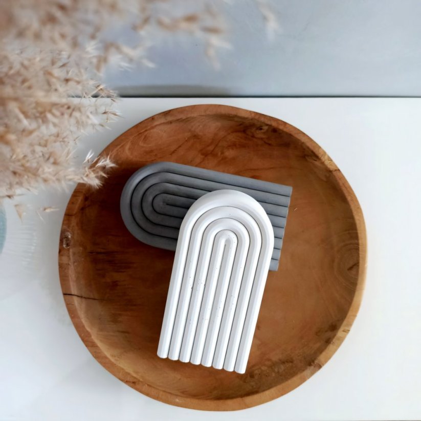 Betonová duha malá / vroubkovaný podnos / zarážka na knihy BETON home