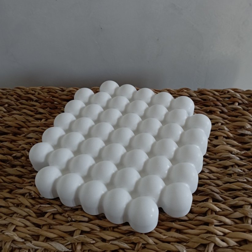 Betonový podtácek bublinky atyp velký BETON home - Barva: Bílá