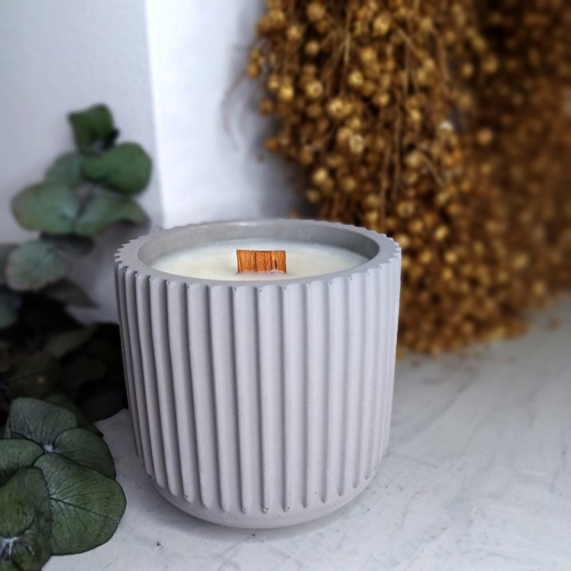 Sójová svíčka v betonu vroubek DOKONALÝ RELAX / Citronová tráva x zázvor 300g - Barva: Šedá