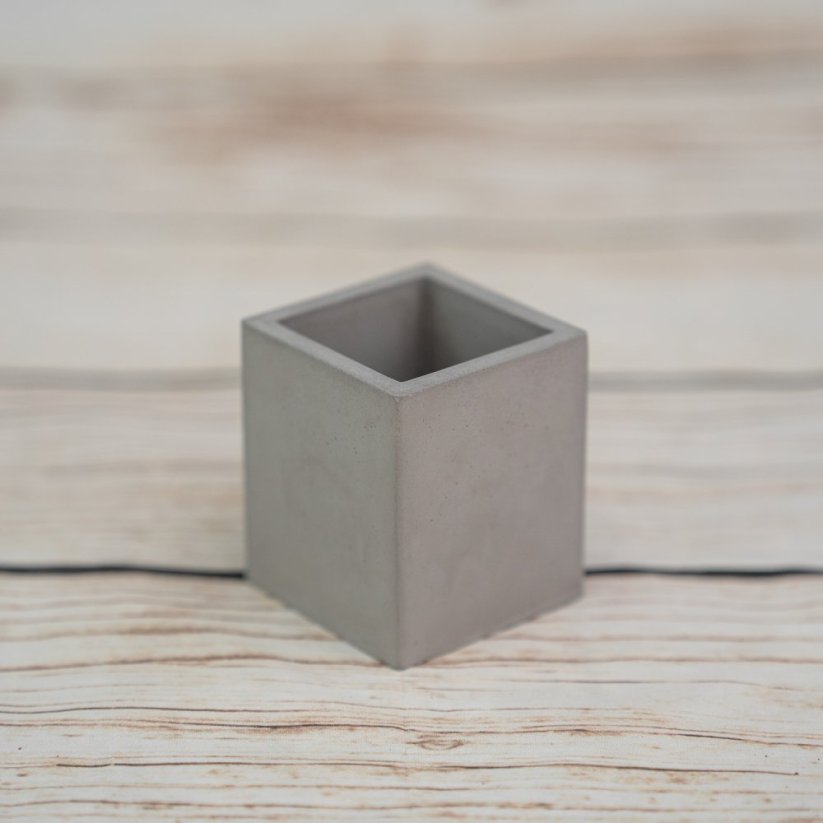 Betonový kelímek / mini květináč hranatý BETON home