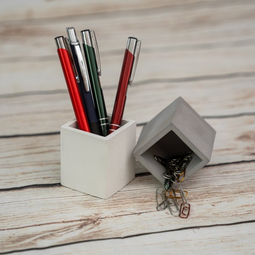 Betonový kelímek / mini květináč hranatý BETON home