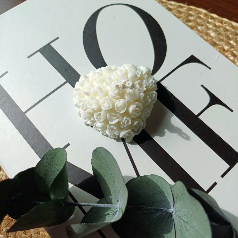 Sójová svíčka srdce z růží