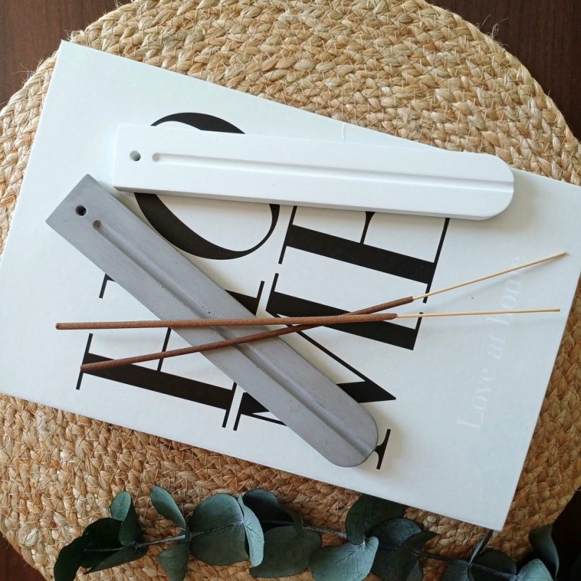 Stojan na vonné tyčinky BETON home - Barva: Bílá